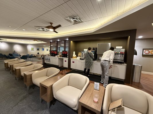 Hawaiian Airlines Premier Club by null