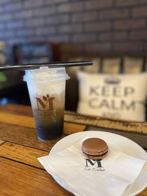 La Luna Tea and Dessert Bar by null