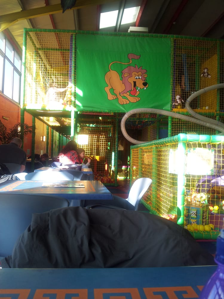 MONKEY MATES Updated August 2024 Old Forest Road, Wokingham, United Kingdom Arts