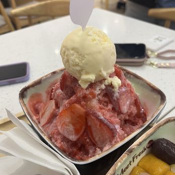 Meet Fresh - Strawberry shaved Ice - Desserts Near Me - Raleigh, North Carolina
