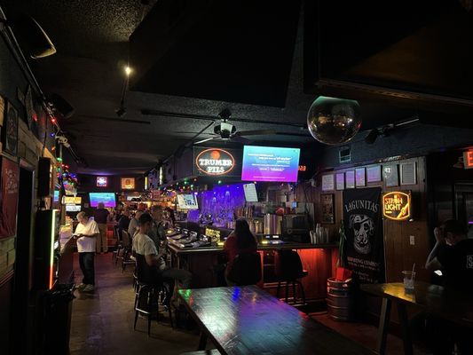 Stay Tuned Burgers by null