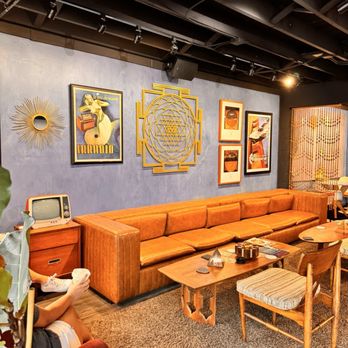 Dr Drips Coffee Lounge - Beautiful inside decor - Coffee & Tea Near Me - Orlando, Florida Dr Drips Coffee Lounge - Beautiful inside decor - Coffee & Tea Near Me - Orlando, Florida