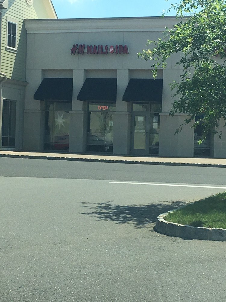 HM Nails and Spa Logo