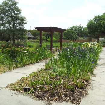Independence Community Park - Recreation Centers Near Me - Baton Rouge, Louisiana