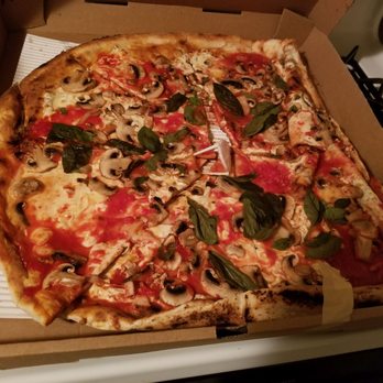 Table 87 - Brooklyn Heights - This is what delivery from this place looks like. The box had been tipped over, the management didn't give a shit. - Pizza Near Me - Brooklyn, New York Table 87 - Brooklyn Heights - This is what delivery from this place looks like. The box had been tipped over, the management didn't give a shit. - Pizza Near Me - Brooklyn, New York
