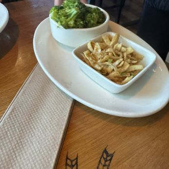 BJ's Restaurant & Brewhouse - New American Near Me - West Palm Beach, Florida