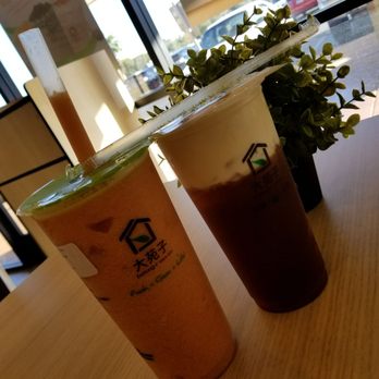 DaYung's Tea - Tomato smoothie with aloe and a black tea macchiato. - Bubble Tea Near Me - Tempe, Arizona DaYung's Tea - Tomato smoothie with aloe and a black tea macchiato. - Bubble Tea Near Me - Tempe, Arizona