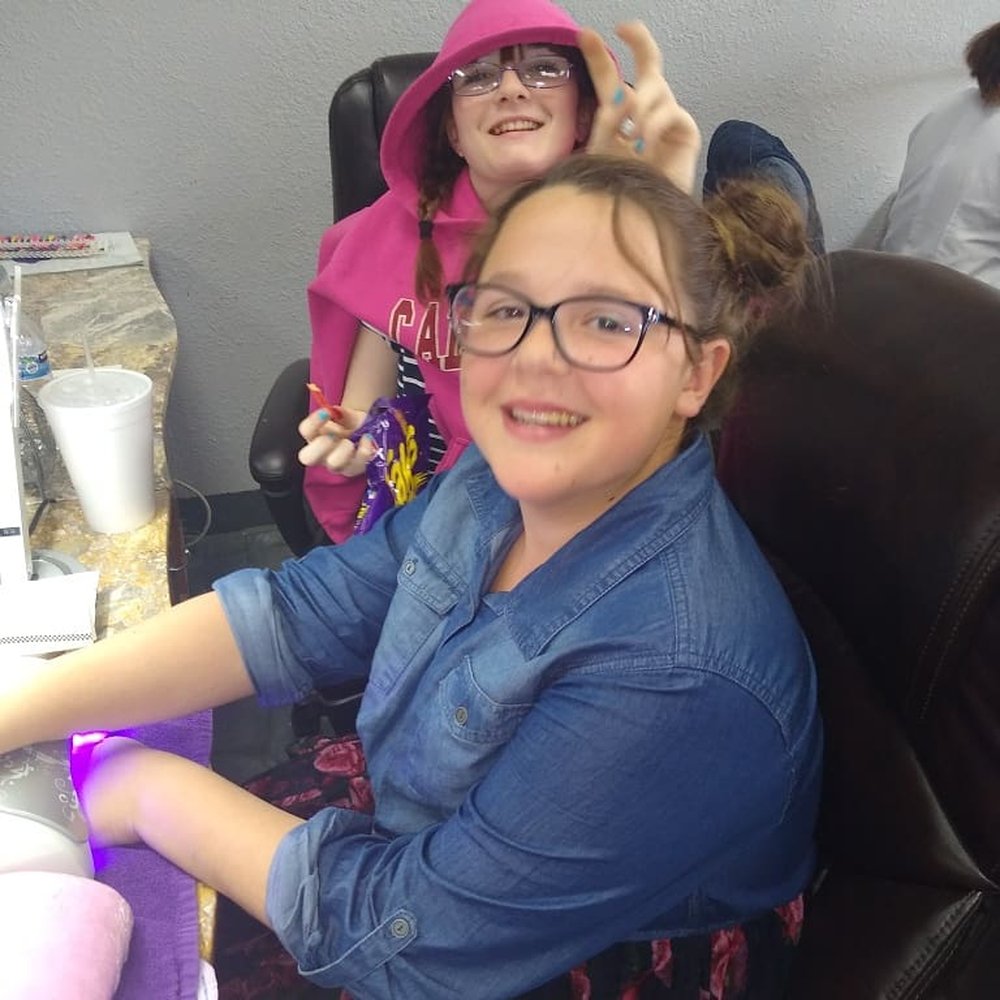 Darling Nails - Best friends = matching nails - Nail Salons Near Me - Bakersfield, California