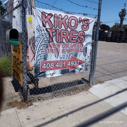 Kikos Tires - Entrance
