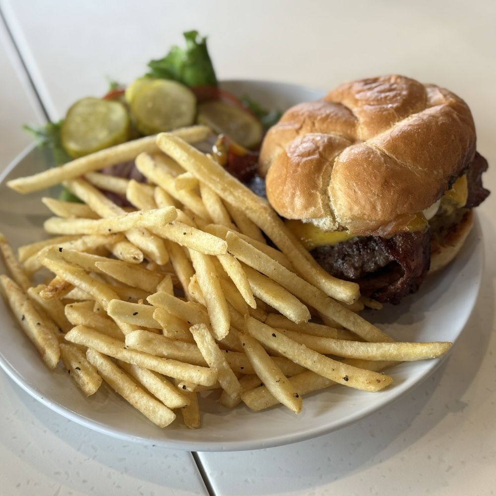 Belle’s Brunch House - Bacon Cheese Burger w fries - Coffee & Tea Near Me - Hayden, Idaho
