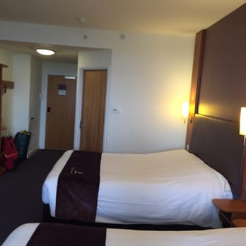 Premier Inn - Room - Hotels Near Me - London, XGL Premier Inn - Room - Hotels Near Me - London, XGL