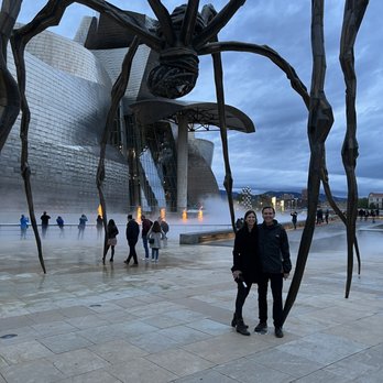 Museo Guggenheim Bilbao - Spider with fog and fire - Landmarks & Historical Buildings Near Me - Bilbao, BI