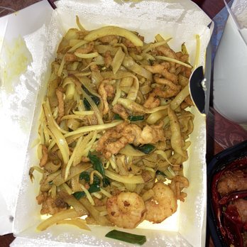 1+1 Restaurant & Tea - Noodles Malaysian Style Stir Fried Rice Noodle with Curry Flavor - Chinese Near Me - Ames, Iowa