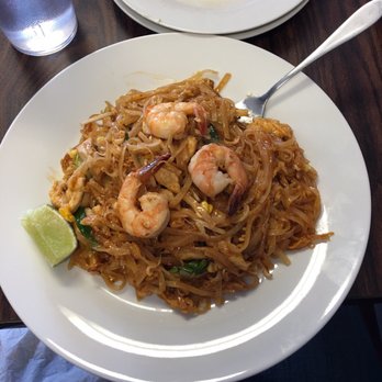 Jinda Cafe - Pad Thai mild spice - Laotian Near Me - Clarendon, Texas