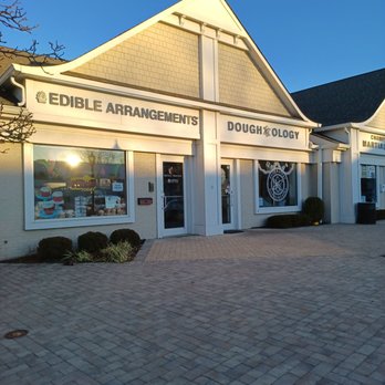 Doughology - Babylon - Outside - Donuts Near Me - Babylon, New York Doughology - Babylon - Outside - Donuts Near Me - Babylon, New York