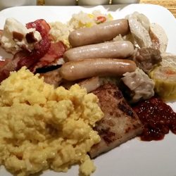 雅廊咖啡室 - Breakfast Buffet Plate: Bacon, Mash, Fried Rice, Sausage Links, Fake Crab, Siu Mai, Turnip Cake, Scrambled Eggs.