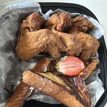 Cafe Curbside - Chicken Wings and Waffles - Sandwiches Near Me - Capitol Heights, Maryland