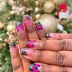 Aura Beauty - Amazing nails by Lena!