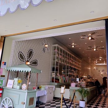 Ladurée - Beverly Hills - Macarons Near Me - Beverly Hills, California Ladurée - Beverly Hills - Macarons Near Me - Beverly Hills, California