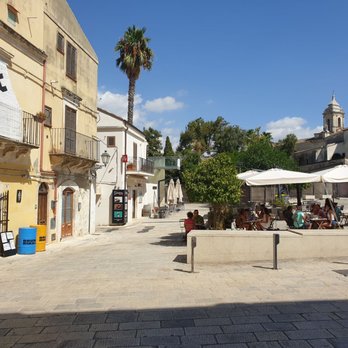Cantunéra - tavoli all'aperto - Sicilian Near Me - Comiso, RG