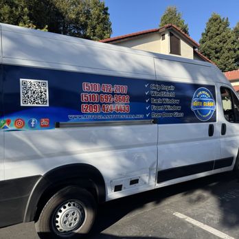 Auto Glass Five Stars - Window repair van. - Auto Glass Services Near Me - Hayward , California