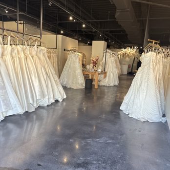 Calvet Couture Bridal - Bridal Near Me - Winter Park, Florida Calvet Couture Bridal - Bridal Near Me - Winter Park, Florida