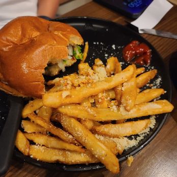 Three Pines Bistro & Bar - Burger and garlic fries - Comfort Food Near Me - Colfax, California Three Pines Bistro & Bar - Burger and garlic fries - Comfort Food Near Me - Colfax, California