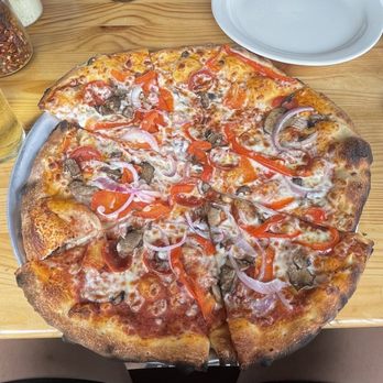 Schilling Beer - Loaded Pizza without Sausage - Pizza Near Me - Littleton, New Hampshire