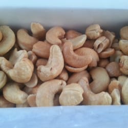 Gowell's Home Made Candy - Heavenly (salted cashews)
