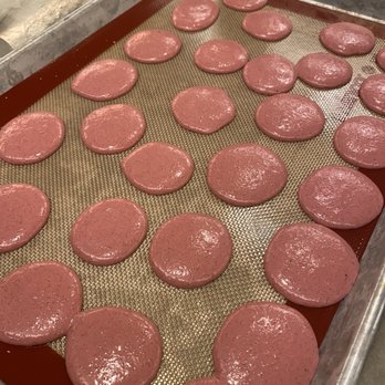 Ms Peacocks Champagne Lounge - Pastry Codex macaron class - Champagne Bars Near Me - Arlington, Virginia