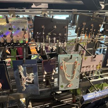 Hot Topic - Jewelry selection - Men's Clothing Near Me - Sacramento, California Hot Topic - Jewelry selection - Men's Clothing Near Me - Sacramento, California