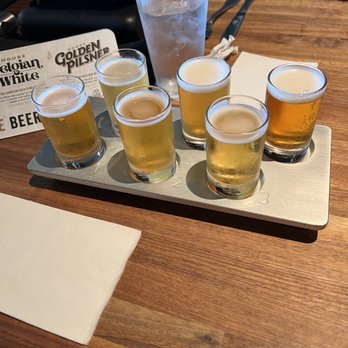 Yard House - House Beer Flight - New American Near Me - Springfield, Virginia