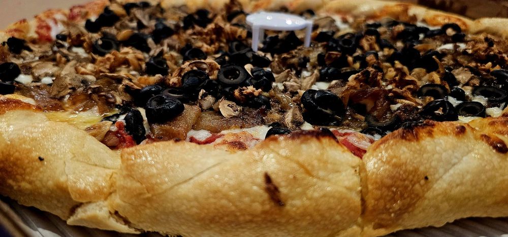 American Dream Pizza Logo