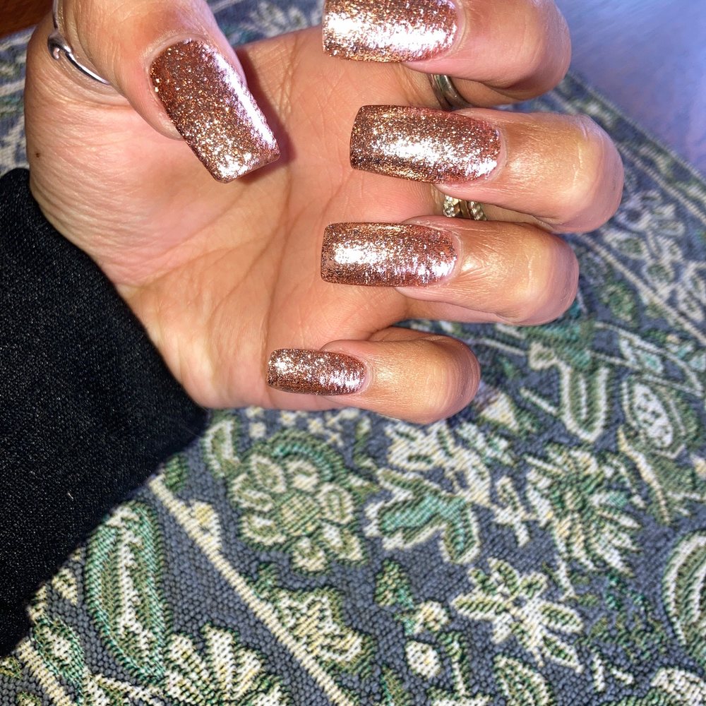 Lee Nails - Full set no chip - Nail Salons Near Me - Mokena, Illinois