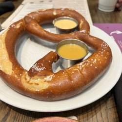 Barnwood - Gurnee - Pretzel appetizer