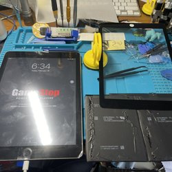 Smartphone Repair service  - IPad touchscreen and battery replacement