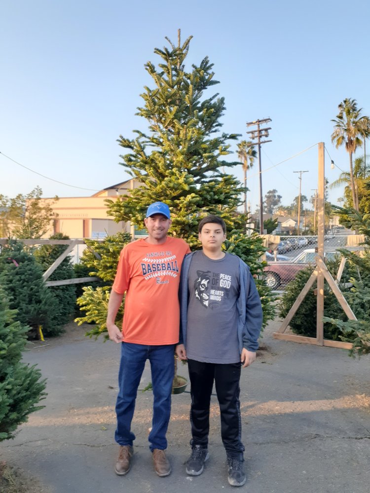 SANTA’S CHRISTMAS TREE LOT Updated September 2024 1949 E El Norte