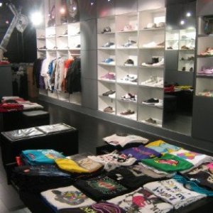 metrotown sneakerbox