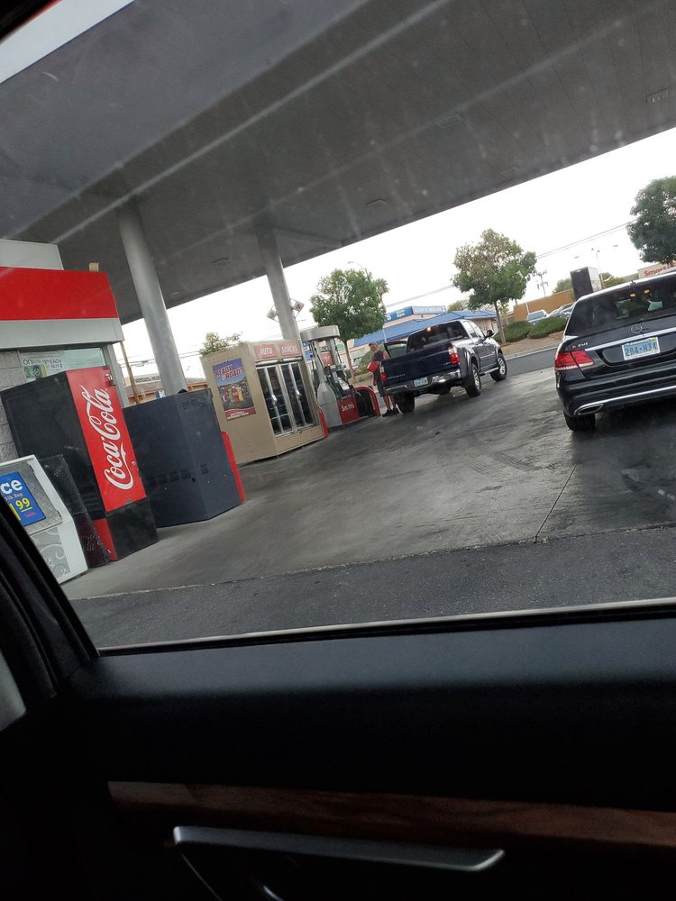 SMITH’S FUEL CENTER Updated October 2024 3850 E Flamingo Rd, Las
