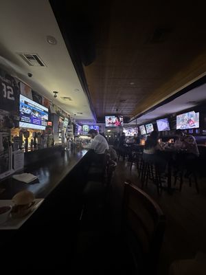 Dalton's Bar & Grill by null