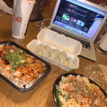 Poki & Maki - Baked Baby Lobster Rice Bowl, Regular Poke Bowl, Spicy California Roll - Poke Near Me - Upland, California