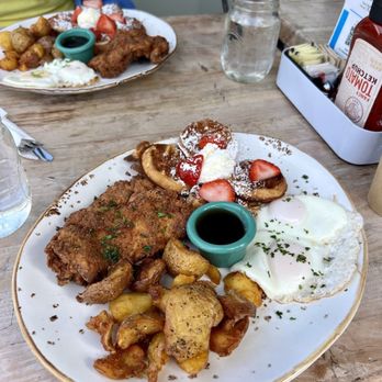 CRACKED & BATTERED - POTRERO HILL - Updated November 2024 - 1805 Photos