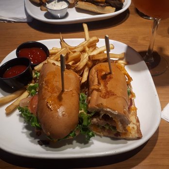 Boston Pizza - Chicken Sandwich - Pizza Near Me - Surrey, British Columbia
