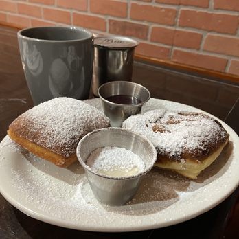 The Twins Restaurant - American Near Me - Cotati, California