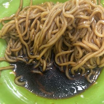 Dahan Skewer - A closer look at the 'dry-tossed' noodles. Just gross. Also served cold. - Chinese Near Me - Honolulu, Hawaii Dahan Skewer - A closer look at the 'dry-tossed' noodles. Just gross. Also served cold. - Chinese Near Me - Honolulu, Hawaii