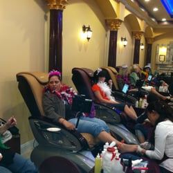 Venetian Nails Palace - Have a special occasions or just want to get a few friends together to have a spa party at VENETIAN.  Ask our staffs for details