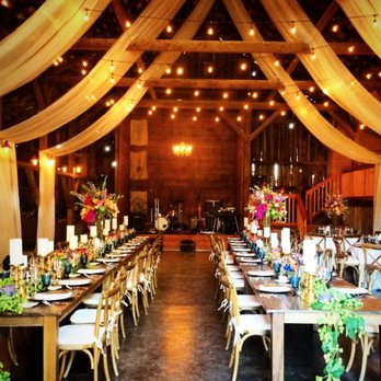 Fine Events by Zoe - table setting barn - Wedding Planning Near Me Fine Events by Zoe - table setting barn - Wedding Planning Near Me