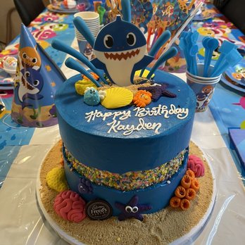 Freed's Bakery - Baby Shark birthday cake - Bakeries Near Me - Las Vegas, Nevada Freed's Bakery - Baby Shark birthday cake - Bakeries Near Me - Las Vegas, Nevada