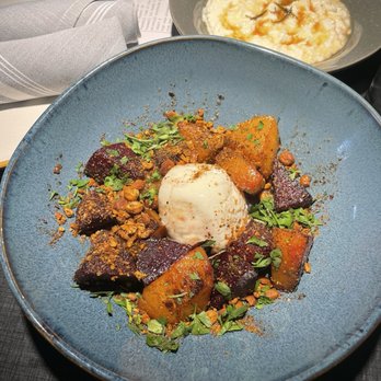 No Ordinary Rabbit - Burrata and beets - Wine Bars Near Me - St. Louis, Missouri