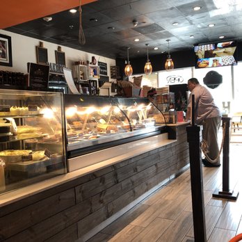 Empanada Harry's Bakery and Cafe - View inside Empanada Harry's, West Kendall - Venezuelan Near Me - Miami, Florida